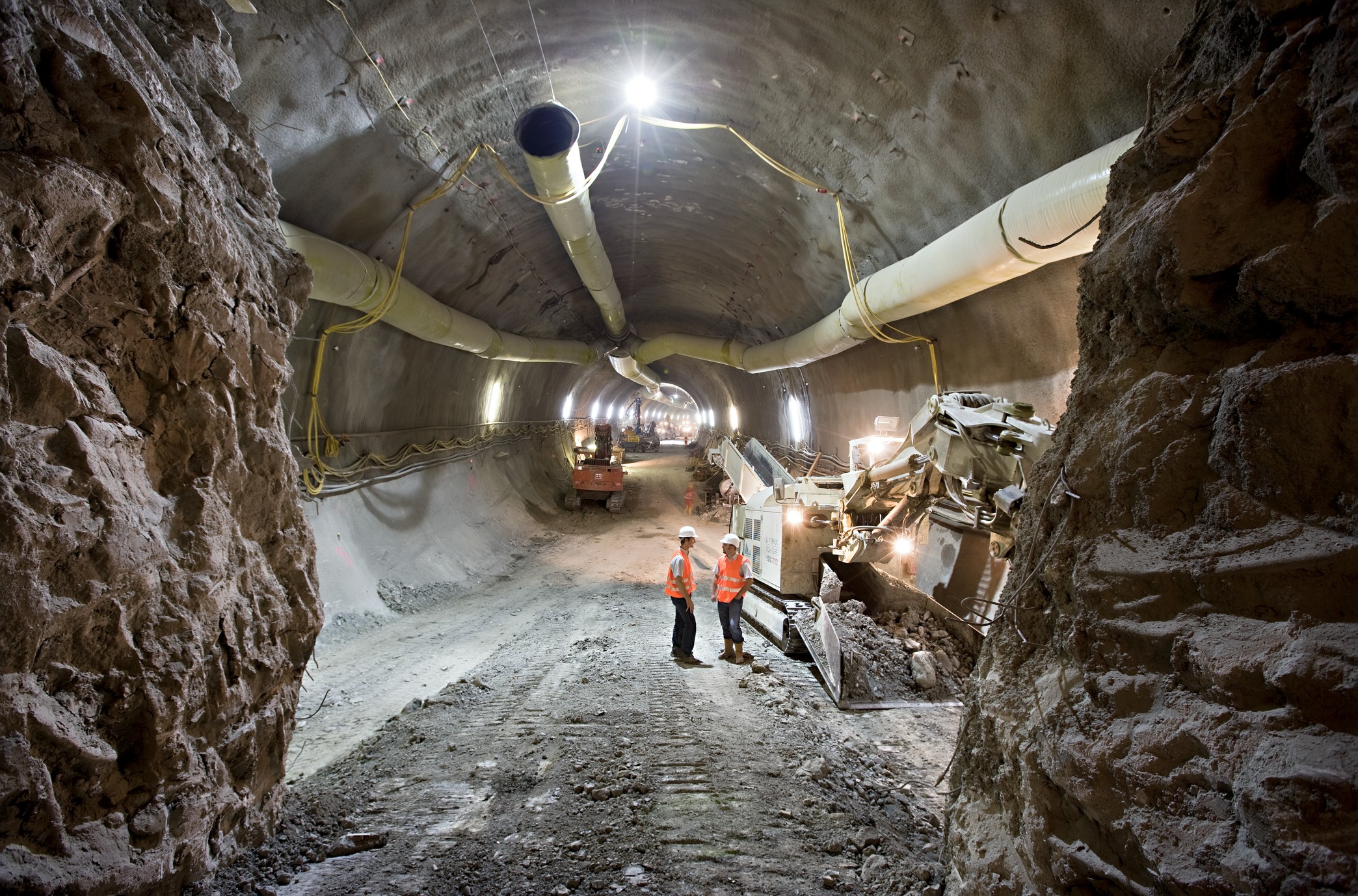 HOCHTIEF mit starkem 9-Monatsbericht 2025: AI- und Energieinfrastruktur treiben Wachstum – Prognose deutlich erhöht